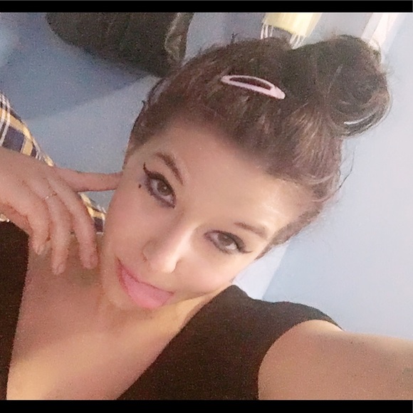 Meet your Posher, Skye - Picture 5 of 7